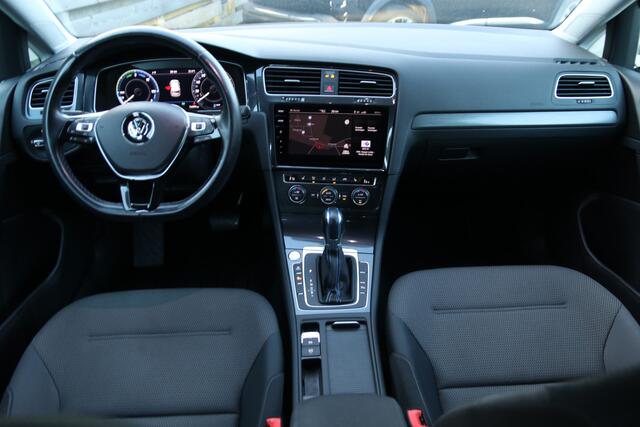 Volkswagen e-Golf / Warmtepomp / Cruise / Climate / Stoelverw / Virtual Cockpit