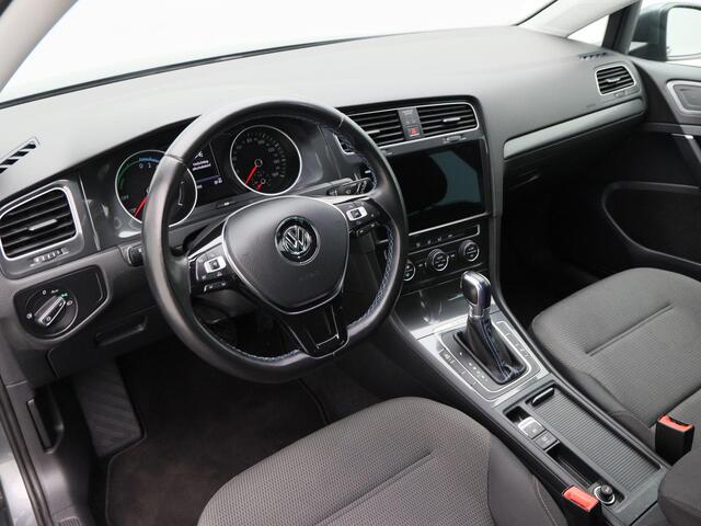 Volkswagen e-Golf 136 Pk Automaat Business Edition | Carplay | Adaptive Cruise | Navigatie | Full LED | Sensoren | Climate Control | 16 Inch | 93.153 Km!!