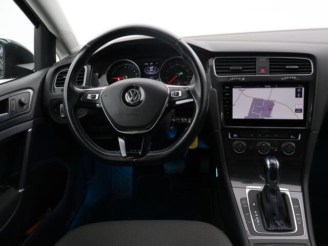 Volkswagen e-Golf Aut. + APPLE CARPLAY | FULL LED | CAMERA | SFEERVERLICHTING | NAVIGATIE