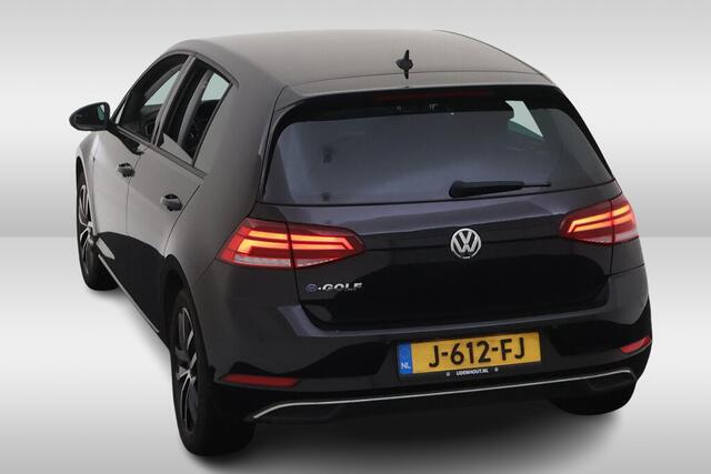 Volkswagen e-Golf E-DITION Navigatie / Parkeersensoren / Voorruitverwarming / LED / Clima / 17"LM