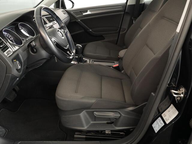 Volkswagen e-Golf E-DITION 136 pk | Navigatie | Parkeersensoren | Adaptieve cruise control | Stoelverwarming |