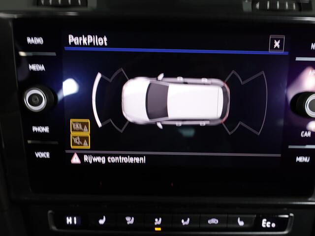 Volkswagen e-Golf E-DITION 136 pk | Navigatie | Parkeersensoren | Adaptieve cruise control | Stoelverwarming |