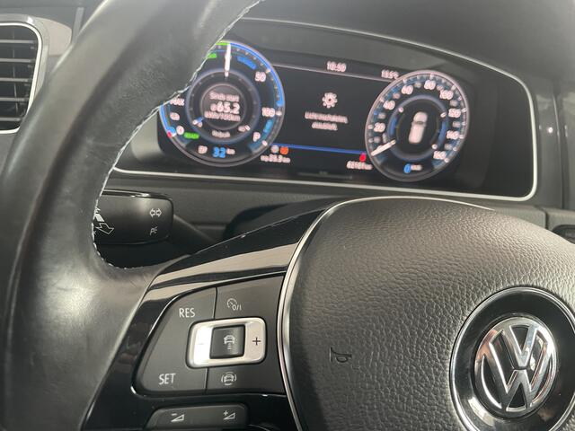 Volkswagen e-Golf E-DITION Automaat / Climate control - Cruise control adaptive - Park. sensoren V+A - Navigatie full map - MF Lederen stuurwiel - Ramen en Spiegels Elektrisch - V-stoelen verwarmbaar - Bluetooth