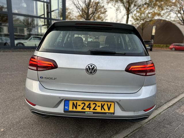 Volkswagen e-Golf e-Golf WARMTEPOMP| DODE HOEK| APPLE CARPLAY/ ANDROID AUTO| DIG. DASH | CAMERA| STOELVERW. |