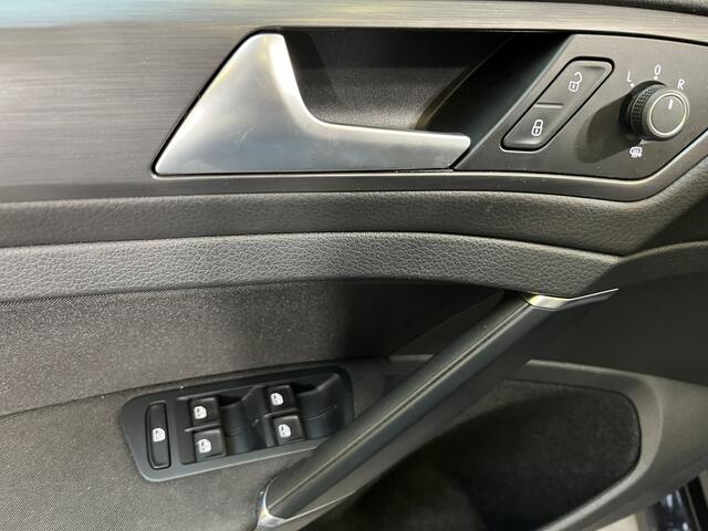 Volkswagen e-Golf E-DITION / AUTOMAAT / KEYLESS / CLIMA / PARK. SENSOREN/ ADAPT. CRUISE/ LED/ NAVI/ APP-CONNECT/ 16"LMV