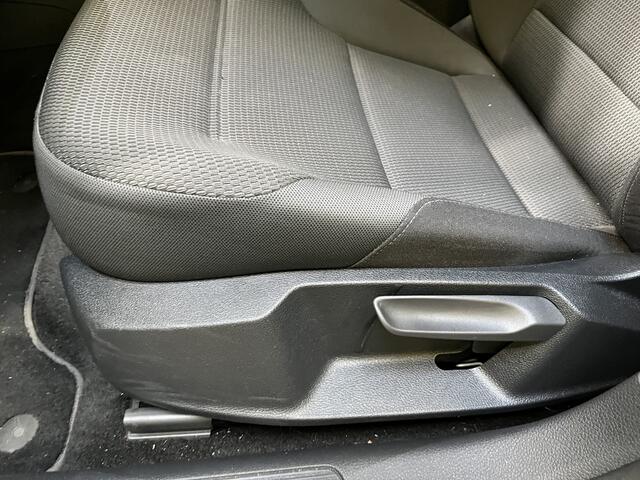 Volkswagen e-Golf E-DITION / AUTOMAAT / KEYLESS / CLIMA / PARK. SENSOREN/ ADAPT. CRUISE/ LED/ NAVI/ APP-CONNECT/ 16"LMV