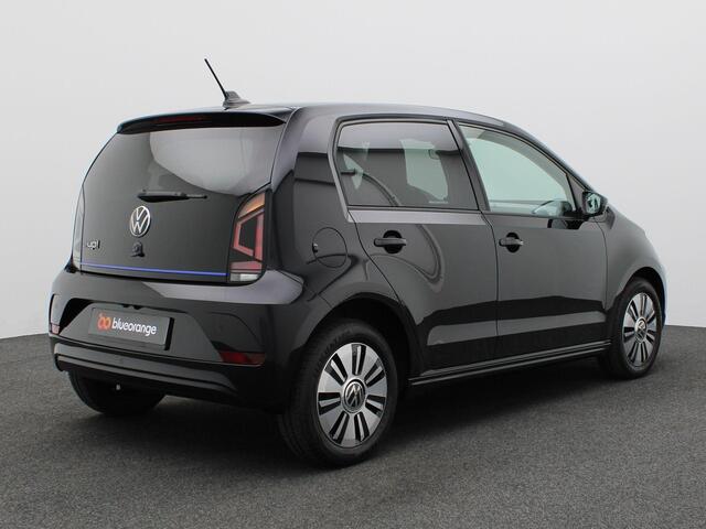 Volkswagen e-Up e-Up! Max 260 km range CCS, Stoel- en voorruitverwarming, achteruitrijcamera, Parkeerhulp achter, 15'' lichtmetaal