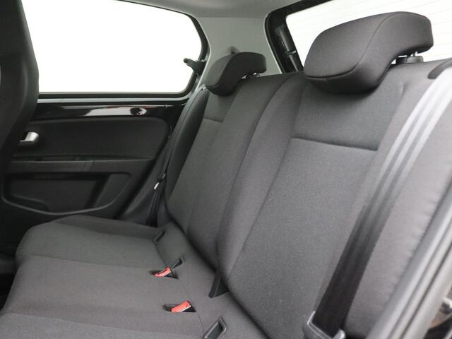 Volkswagen e-Up e-Up! Max 260 km range CCS, Stoel- en voorruitverwarming, achteruitrijcamera, Parkeerhulp achter, 15'' lichtmetaal