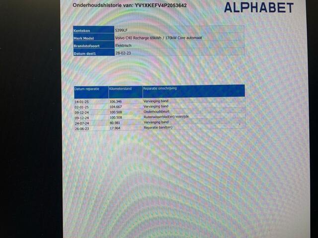 Volvo C40 Recharge Core 69 kWh - Carplay, Panorama, Camera