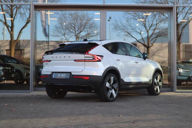 Volvo C40 Single Motor Extended Range Plus l Warmtepomp l Adaptieve Cruise Control met Pilot Assist l Blind Spot Information System l Panoramadak l Verwarmbare voorstoelen l Verwarmbaar stuurwiel l Park Assist voor + achter met camera l 2-zone Electronic Climate Co