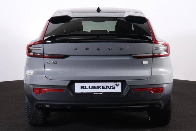 Volvo C40 Single Plus - Panoramadak - IntelliSafe Assist & Surround - Parkeercamera achter - Verwarmde voorstoelen & stuur - Parkeersensoren voor & achter- Draadloze tel. lader - Warmtepomp - Extra getint glas - 20' LMV