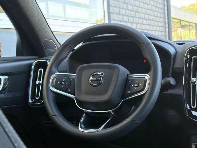 Volvo C40 Single Motor Plus 69 kWh | Stuur + stoel verwarming | All season banden | Keyless entry | Panorama dak | Warmte pomp |