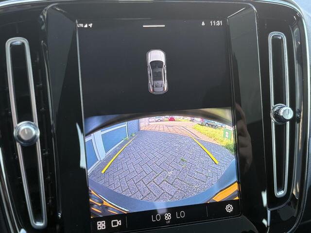 Volvo C40 Single Motor Plus 69 kWh | Stuur + stoel verwarming | All season banden | Keyless entry | Panorama dak | Warmte pomp |