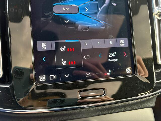 Volvo C40 Recharge Plus 69 kWh | Panoramadak | Stoel & Stuur Verwarming | 20" |