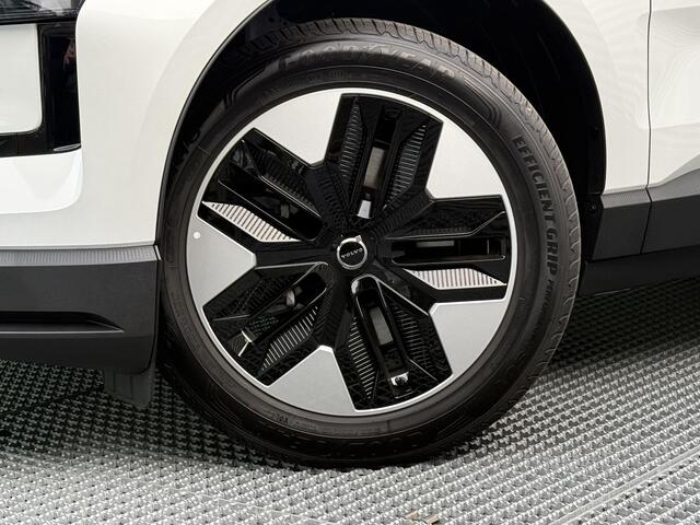 Volvo EX30 Single Motor Plus 51 kWh , Automaat , Adaptive Cruise , Stoelen+Stuur Verwarmd , BLIS , Google , Carplay , DAB , Camera , Harman/Kardon , Pilot Assist , Keyless , Draadloze oplader , Elek. Achterklep ,