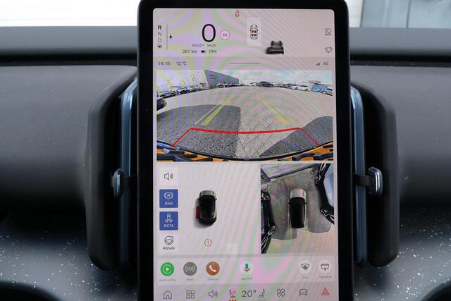 Volvo EX30 Twin Motor Ultra 69 kWh - CARGO - IntelliSafe Assist & Surround - 360° camera - Voorstoelen elektrisch verstelbaar - Verwarmde voorstoelen & stuur - Panoramadak - Parkeersensoren voor & achter - Draadloze tel. lader - 20' LMV