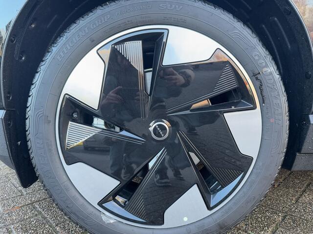 Volvo EX30 Single Motor 272PK Extended Range Plus 69 kWh | Climate Pack |