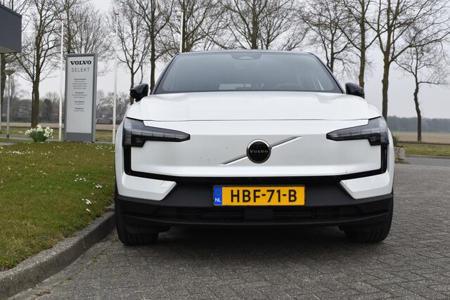 Volvo EX30 Single Motor Extended Range Plus 69 kWh ACC | Blis | H&K | Camera | 19"LMV | Elektr. klep