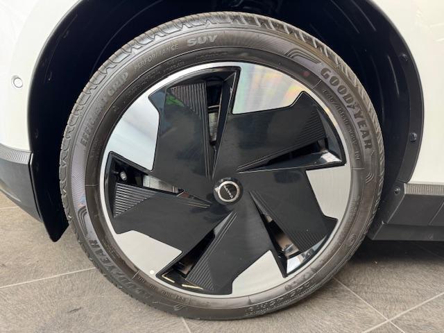 Volvo EX30 Single Motor Extended Range Ultra 69 kWh , 272pk I PANORAMADAK I RIJKLAAR !!