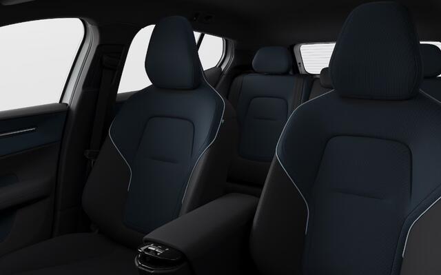 Volvo EX30 272PK Ext. Range Plus / Van ¤47.825 Voor ¤40.325! / Adaptieve cruise control / BLIS / Parkeersensoren met camera / Elektrische achterklep / 20" velgen / getint glas / Stoel en stuurwielverwarming / Google infotainment / Keyless entry