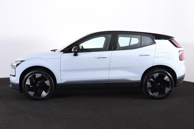 Volvo EX30 Single Motor Extended Range Plus 69 kWh - Adaptive Cruise Control - Pilot Assist - BLIS dodehoekassistentie - Harman Kardon premium audio - Keyless Drive - Elektr. bedienbare achterklep - Parkeersensoren voor & achter - Parkeercamera achter - Google infot