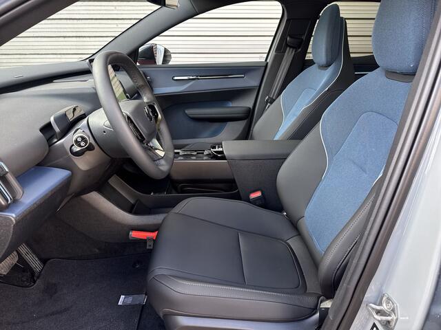 Volvo EX30 Extended Range Ultra / Alleen bij Jacob Schaap / Velgen 21" Everlast / Fusion RED Wrap / Verlaagd /