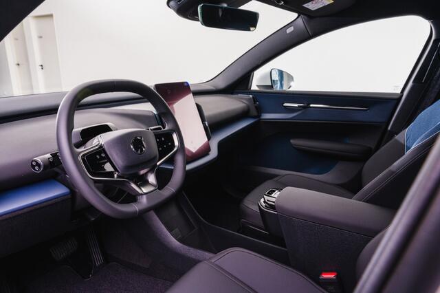 Volvo EX30 Core, Single Engine, Crystal White