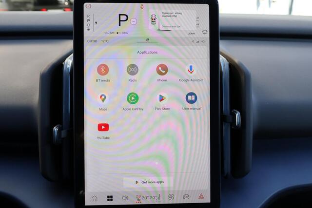 Volvo EX30 Single Motor Extended Range Ultra 69 kWh - 20' LMV - Getint glas v.a. B-stijl - Panoramadak - 360º Camera - Harman Kardon audio - Elektrisch bedienbare voorstoelen - Adaptive Cruise Control - Pilot Assist - BLIS dodehoekassistentie - Keyless Drive - Elekt