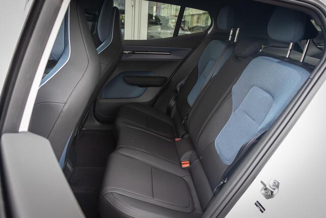 Volvo EX30 Extended Range Core 69 kWh | Adaptieve Cruise Control | Stoel + stuurverwarming | Donker glas | Parkeercamera