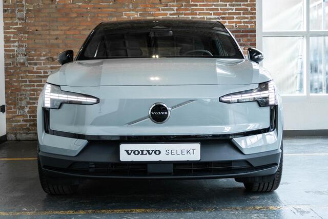 Volvo EX30 Single Motor Extended Range Plus 69 kWh | Getint Glas Achter | Adaptieve Cruise Control | Keyless Entry | Parkeersensoren | Dodehoekdetectie Met Correctie | Apple Carplay/Android Auto | Rijstrooksensor Met Correctie