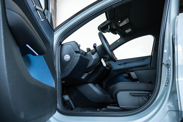 Volvo EX30 Single Motor Extended Range Plus 69 kWh | Getint Glas Achter | Adaptieve Cruise Control | Keyless Entry | Parkeersensoren | Dodehoekdetectie Met Correctie | Apple Carplay/Android Auto | Rijstrooksensor Met Correctie