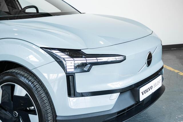 Volvo EX30 Single Motor Extended Range Plus 69 kWh | Getint Glas Achter | Adaptieve Cruise Control | Keyless Entry | Parkeersensoren | Dodehoekdetectie Met Correctie | Apple Carplay/Android Auto | Rijstrooksensor Met Correctie