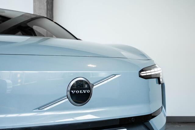 Volvo EX30 Single Motor Extended Range Plus 69 kWh | Getint Glas Achter | Adaptieve Cruise Control | Keyless Entry | Parkeersensoren | Dodehoekdetectie Met Correctie | Apple Carplay/Android Auto | Rijstrooksensor Met Correctie