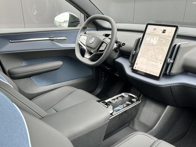Volvo EX30 Single Motor Extended Range Ultra 69 kWh Panorama dak / 360 camera / Harman Kardon / Extra getint glas