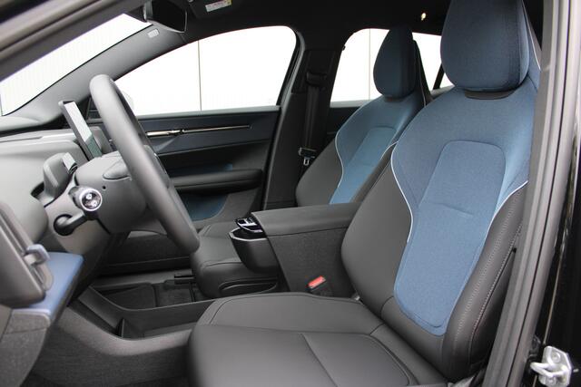 Volvo EX30 Single Motor Extended Range Ultra 69 kWh | ¤ 7000,- voorraad korting | Extra getint glas | Panorama dak |