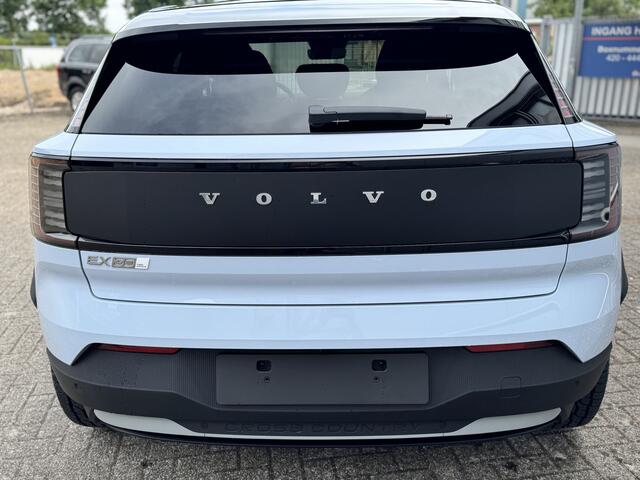 Volvo EX30 Cross Country Twin Motor Performance Ultra 69 kWh Extra getint glas