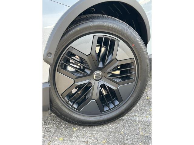 Volvo EX30 Cross Country Twin Motor Performance Ultra 69 kWh Extra getint glas / Pine interieur