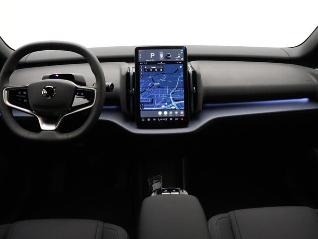 Volvo EX30 Extended Range Plus 69 kWh / ¤ 6.000,- Voorraadkorting / NIEUW 10km! / Snel leverbaar / Getint glas / Stoel + Stuurw. Verwarming / 20'' Velgen
