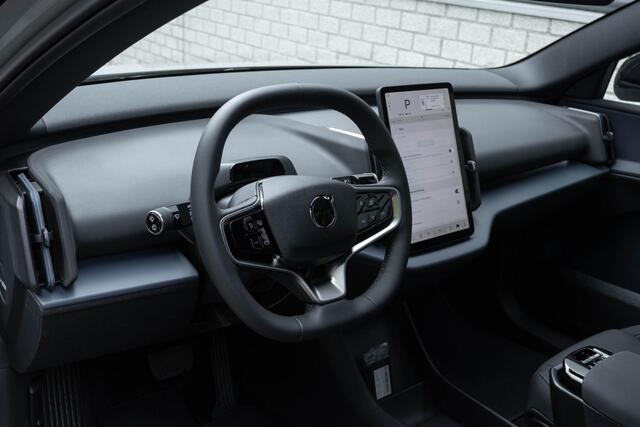 Volvo EX30 Cross Country Twin Motor Performance Ultra 69 kWh | Google Navigatie | Elektrische Stoelverstelling | Panoramisch Dak | 360 graden camera | Cross Country Experience-pakket |