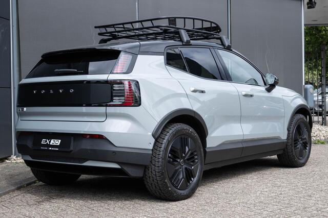 Volvo EX30 Cross Country Twin Motor Performance Ultra 69 kWh | Google Navigatie | Elektrische Stoelverstelling | Panoramisch Dak | 360 graden camera | Cross Country Experience-pakket |