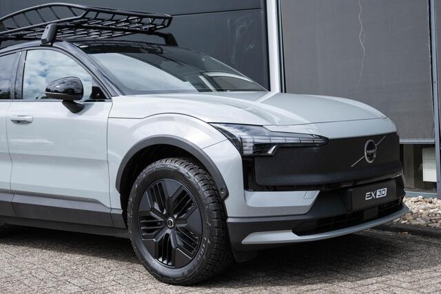 Volvo EX30 Cross Country Twin Motor Performance Ultra 69 kWh | Google Navigatie | Elektrische Stoelverstelling | Panoramisch Dak | 360 graden camera | Cross Country Experience-pakket |