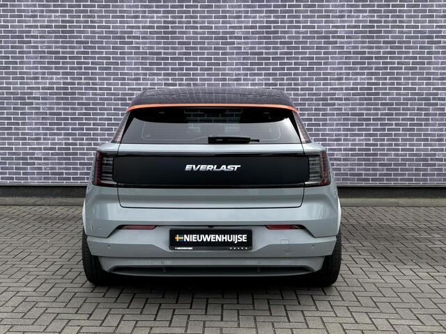 Volvo EX30 Single Motor Extended Range Plus | EVERLAST SPORT EDITION | Google | Longe Range | Adaptieve Cruise | Keyless | Camera | Stoel/Stuurverwarming | Getint Glas | Harman Kardon Audio | Elek. Achterklep | 21" LM