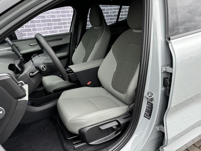 Volvo EX30 Single Motor Extended Range Plus | EVERLAST SPORT EDITION | Google | Longe Range | Adaptieve Cruise | Keyless | Camera | Stoel/Stuurverwarming | Getint Glas | Harman Kardon Audio | Elek. Achterklep | 21" LM