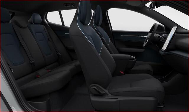 Volvo EX30 272PK Ext. Range Plus Nieuwprijs ¤47.467 / Adaptieve Cruise Control/ Dodehoek Detectie / Parkeersensoren voor en achter/ Achteruitrijcamera/ Warmtepomp/ Google Services/