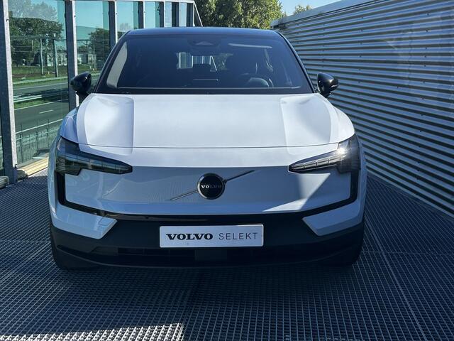 Volvo EX30 Single Motor Plus 51 kWh Harman-Kardon Premium Soundbar, Zwart dak, Verwarmde stoelen voor + Verwarmd stuur, Dual Climate Control, Keyless