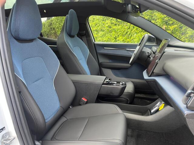 Volvo EX30 Single Motor Extended Range Plus 69 kWh | nieuw uit voorraad | LAAGSTEPRIJS garantie