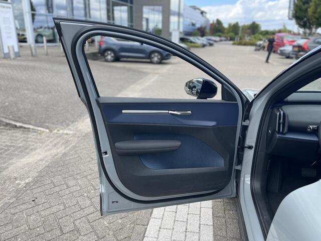 Volvo EX30 Single Motor Extended Range Plus 69 kWh | Harman/Kardon | Keyless Entry | Elektrische achterklep |