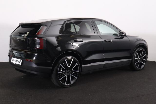 Volvo EX30 Single Motor Extended Range Plus 69 kWh Pilot Assist - Harman Kardon audio - Climate Pack - Lederen bekleding - All-season banden - Parkeercamera achter - Verwarmde voorstoelen - Parkeersensoren voor & achter - Draadloze tel. lader - Le 21' LMV - Keyless