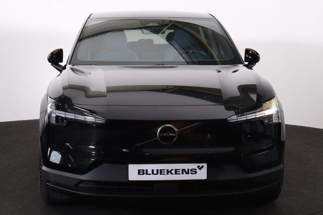 Volvo EX30 Extended Range Plus 69 kWh - Adaptive Cruise Control - Harman/Kardon audio - Parkeercamera achter - Parkeersensoren voor & achter - Apple Carplay - Extra getint glas - 19' LMV