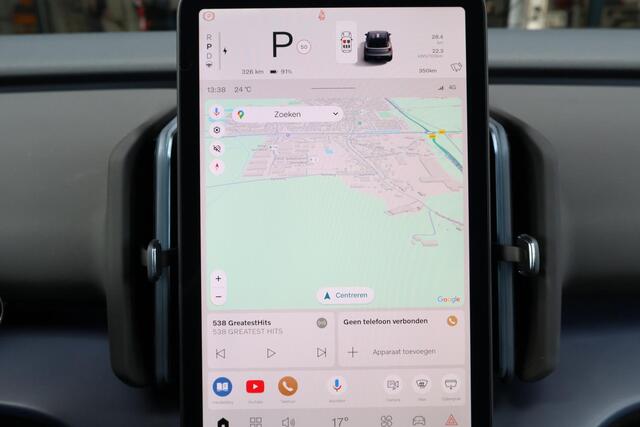 Volvo EX30 Extended Range Plus 69 kWh - Adaptive Cruise Control - Harman/Kardon audio - Parkeercamera achter - Parkeersensoren voor & achter - Apple Carplay - Extra getint glas - 19' LMV